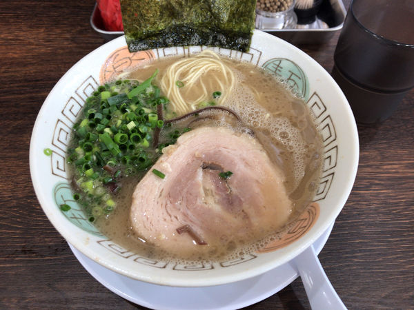 「らーめん(普通) 720円」@博多長浜らーめん 楓神の写真