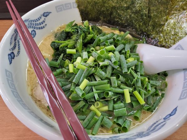 「ラーメン＋青ネギ」@家系ラーメン みさき家の写真