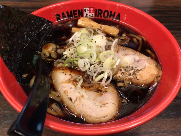 「富山ブラックラーメン」@麺家いろは 射水本店の写真
