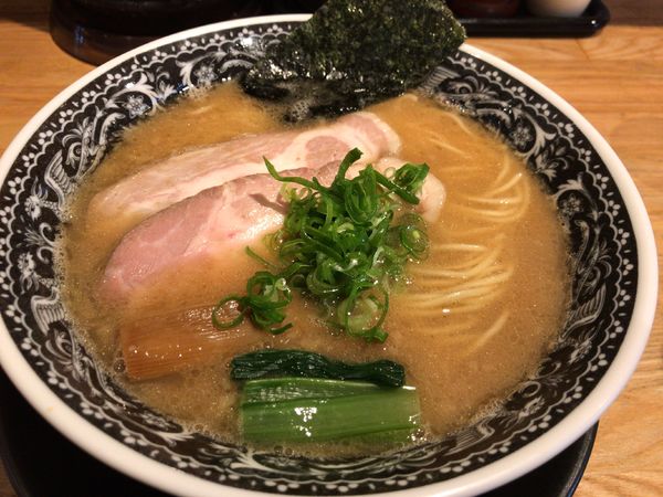 「醤油麺コク濁り」@麺肴 ひづきの写真