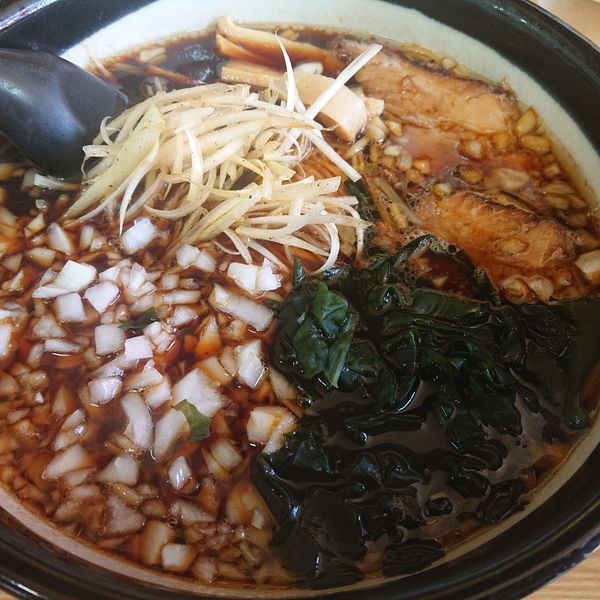 「炭一ラーメン800円、玉ねぎ100円」@炭一らーめんの写真