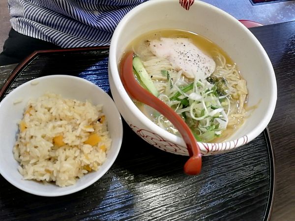 「冷たいしおらーめん　880円　出し炊き込みご飯20円」@麺処 あす花の写真