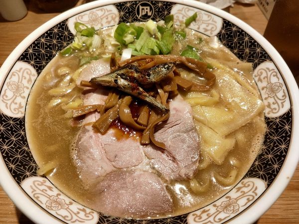 「すごい煮干ラーメン 850円 中盛」@すごい煮干ラーメン凪 池袋西口店の写真