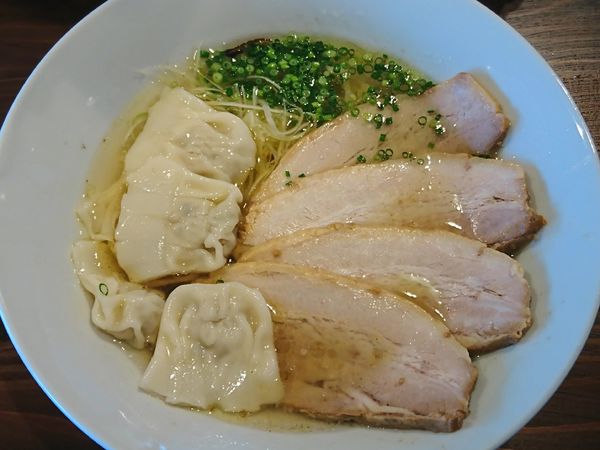 「チャーシューめん￥800＋肉ワンタン￥200＝￥1000」@自家製麺 一乃瀬の写真