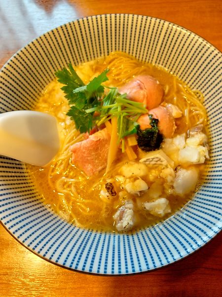 「濃厚真鯛そば+海鮮丼」@寿製麺よしかわ 川越店の写真