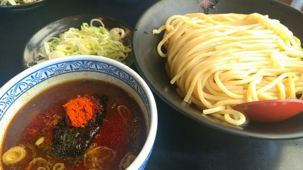 「灼熱つけ麺大盛り３辛トッピングねぎ」@つけ麺専門店 三田製麺所 国分寺並木店の写真