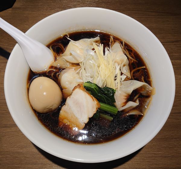 「雲呑麺+煮玉子(980円)」@雲呑麺のお店 おんわの写真