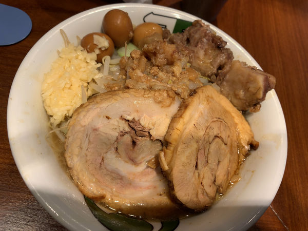 「雷そばミニ900円（ニンニク入り）」@ラーメン 雷 東京本丸店の写真