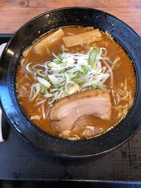 「赤味噌ラーメン　大盛590円」@伝丸 高浜店の写真