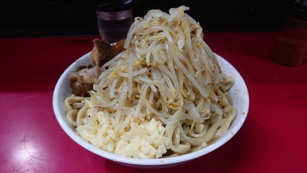 「少ラーメン麺マシ　ニンニクマシマシヤサイアブラ」@蓮爾 登戸店の写真