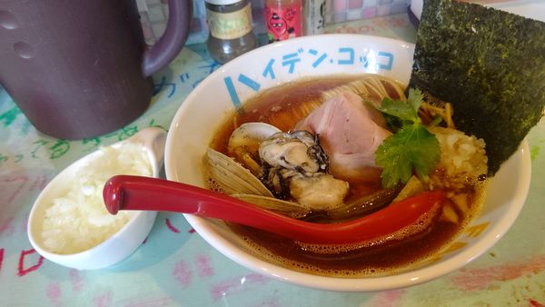 「魚貝煮干し中華そば＋玉ねぎ」@ハイデン.コッコFACTORYサマンサ・タマサの写真