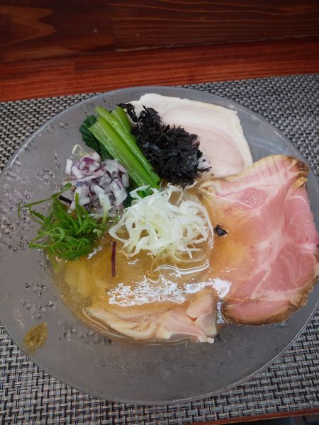 「鯵煮干しそば塩 冷やし980円」@麺や 睡蓮の写真