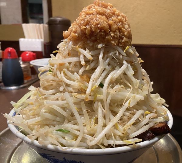 「角ふじらーめん　ヤサイ、ニンニク、アブラ」@麺屋こうじの写真