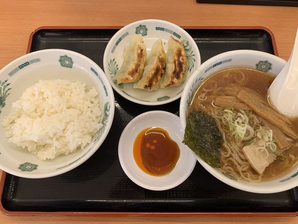 「半ラ200+3ギョ130+半飯120＝450円」@日高屋 小手指北口店の写真