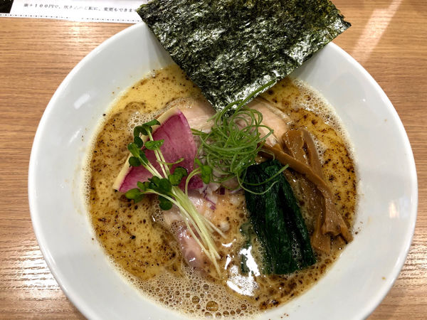 「鷄白湯しょうゆsoba 880円」@鶏soba 㐂咲の写真