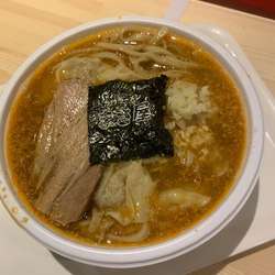 極太麺A味噌（大）480円　ワンタン・チャーシュー各150円