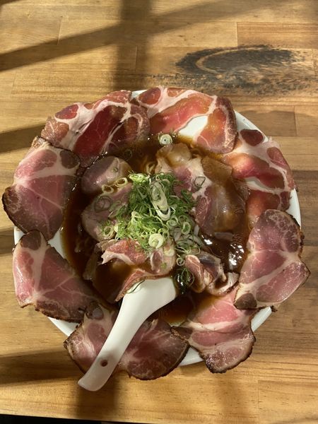 「焼豚満開そば」@横丁そば 小西湖の写真