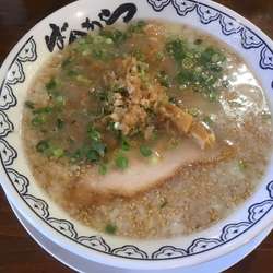 かつお節塩ラーメン770円(クーポンで500円)