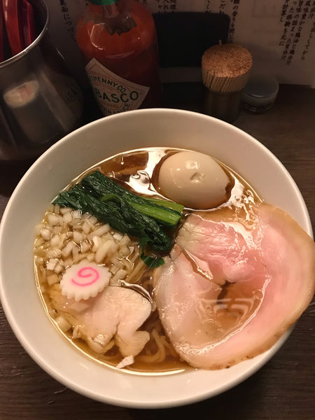 「魚鶏貝醤油ラーメン」@麬にかけろ 中崎壱丁 中崎商店會1-6-18号ラーメンの写真