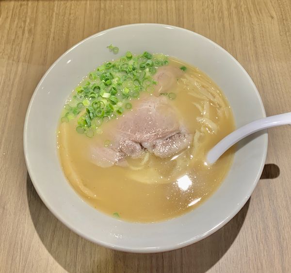「鶏白湯醤油　¥850」@麺屋 菜々兵衛 すすきの店の写真