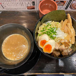魚介鶏白湯つけ麺（味玉）