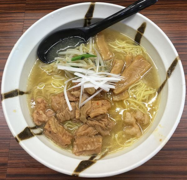 「塩もつそば 790円」@もつの屋の写真