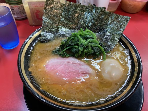 「ラーメン味玉付」@家系ラーメン とらきち家の写真