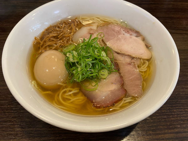 「塩ラーメン　味玉」@かしわぎの写真
