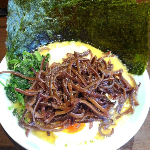 「豚骨醤油ラーメン(海苔 キクラゲ増し)」@Neo家系らーめん 實家の写真