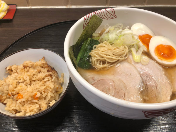 「特製らーめん1030円、だし炊きごはん20円」@麺処 あす花の写真