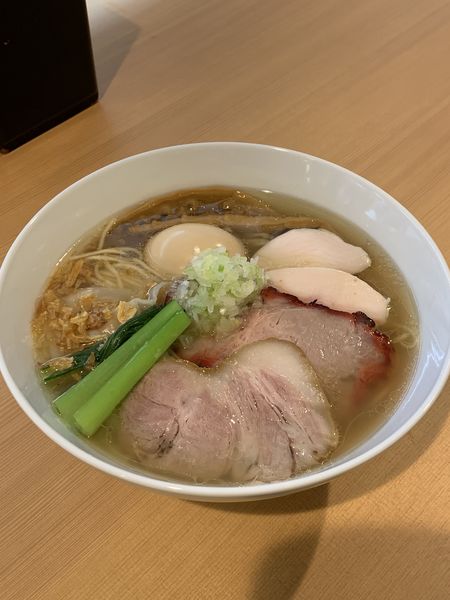 「塩特製らぁ麺 1200円」@らぁ麺 すぎ本の写真