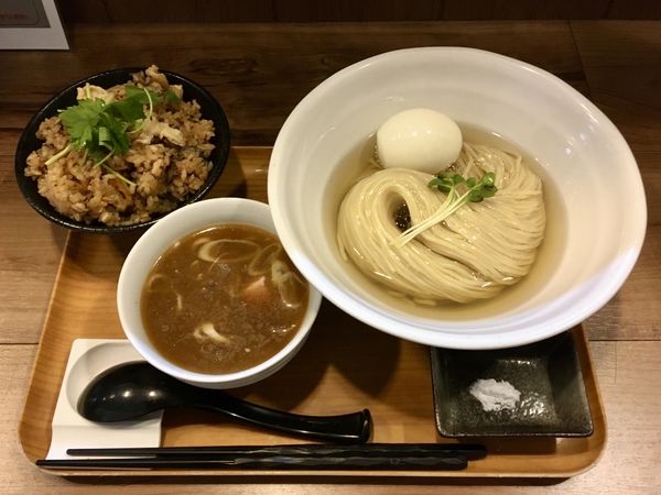 「冷やし味玉つけ麺 ＋ 炊き込みご飯」@ラーメン 健やかの写真