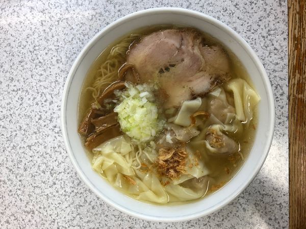 「塩ワンタンメン」@支那そばや 鶴ヶ峰店の写真