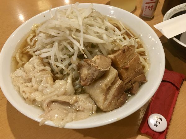 「豚ラーメン並盛」@自家製熟成麺 吉岡の写真