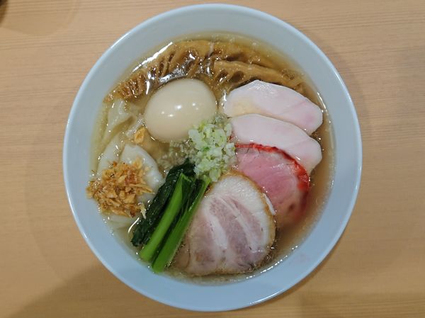 「塩特製らぁ麺」@らぁ麺 すぎ本の写真
