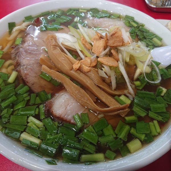 「チャーシューメン950円、ニラ160円、餃子3ヶ320円」@一品香 駒生店の写真