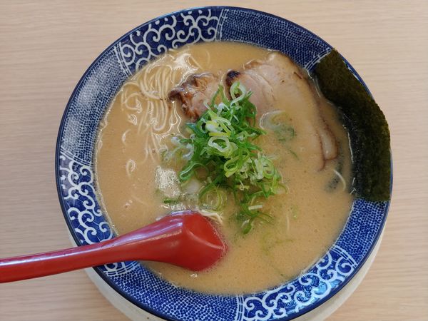 「みそとんこつ700円」@博多ラーメン鶴亀堂 三郷店の写真