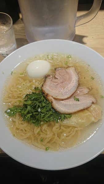 「塩らー麺」@横濱元町 本丸亭 横浜店の写真