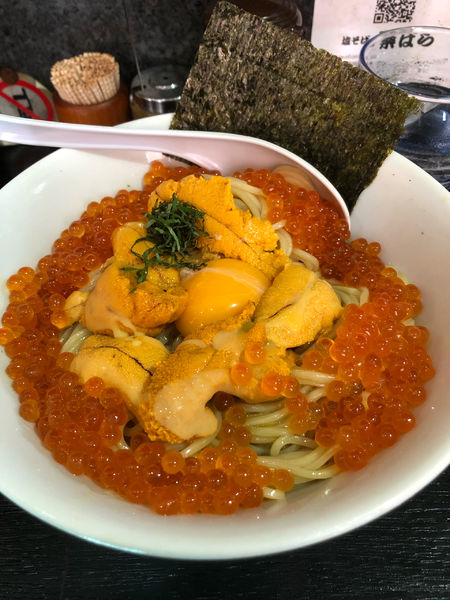 「雲丹といくらの卵黄和えそば〆ご飯付き」@塩そば 桑ばらの写真
