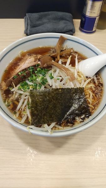 「醤油らーめん(中盛)」@らーめん はな火屋の写真