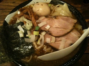 「特製煮干しラーメン＋麺大盛り」@すごい煮干ラーメン凪 新宿ゴールデン街店 本館の写真