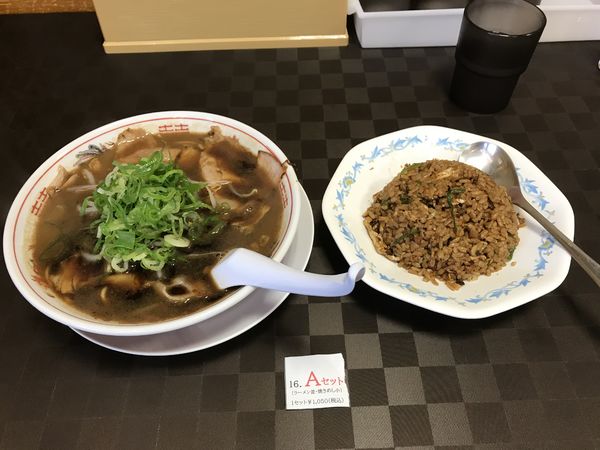 「Aセット(ラーメン並 焼きめし小)」@新福菜館 大丸京都店の写真
