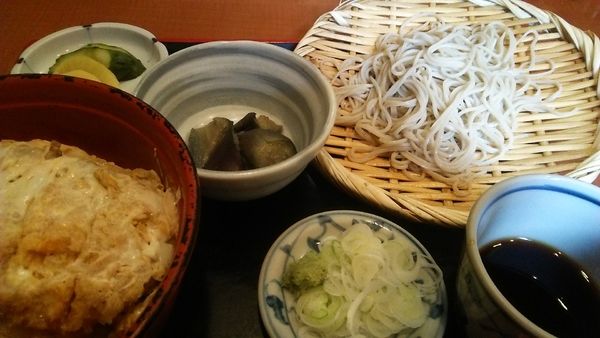 「お蕎麦とかつ丼セット 980円」@神田 尾張屋の写真