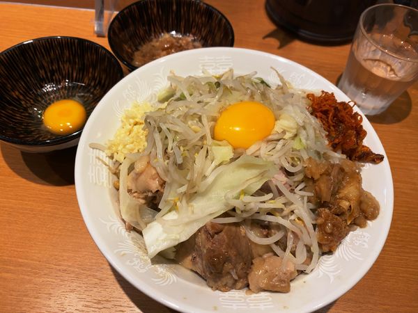 「汁なし（豚2枚）+生卵・特製脂だれ」@麺屋 長次郎の写真