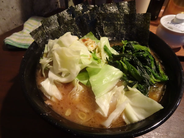 「ラーメン750円  キャベツ100円  のり100円」@家系ラーメン クックらの写真