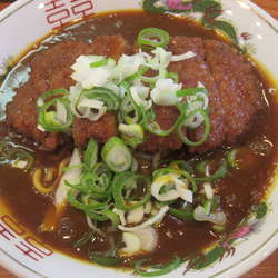 カツカレーラーメン（990円）