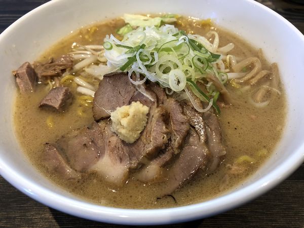 「味噌ラーメン、チャーシュートッピング」@麺屋 朱雀の写真