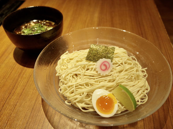 「‪焦がし醤油つけ麺…990円」@博多五行 名古屋ラシック店の写真