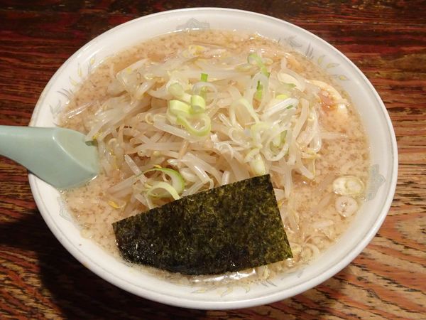 「とんこつ（734円）＋中盛＋たまご＋チャーシュー＋もやし」@らーめん 一兆堂 江田店の写真