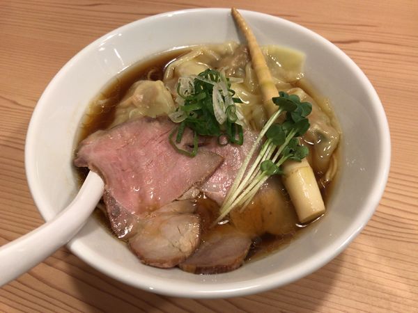 「醬油ワンタンメン」@地鶏らーめん とりじの写真